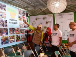 Telkom Dukung Pengelolaan Sampah Desa Cijaura Bandung Lewat Greenhouse dan Tempat Sampah Organik