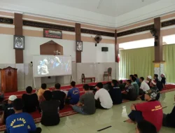 Putar Film Religi, Warga Binaan Lapas Purwokerto Gelar Nonton Bareng di Masjid At-Taubah