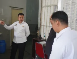 Tingkatkan Pengawasan, Kalapas Purwokerto Lakukan Kontrol Keliling Pastikan Kondisi Aman dan Terkendali