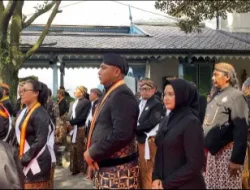 Karutan Surakarta Hadiri Prosesi Pambidhaling Layon Dalem SISKS Pakoe Boewono XIII