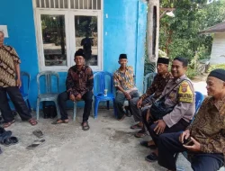 Pererat Silaturahmi Melalui Tradisi, Bhabinkamtibmas Polsek Loa Kulu Hadiri Ritual Sedekah Bumi di Desa Sumber Sari