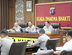Kapolda Kaltim Pimpin Rapat Anev Sitkamtibmas dan Kesiapan May Day, Tekankan Stabilitas dan Ketahanan Pangan