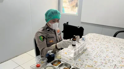 Tim Food Safety Biddokkes Polda Kaltim Cek Kualitas Makanan di SPPG Stalkuda Balikpapan