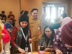 Kemendagri dan Dekranas Perkuat Keterampilan Wastra Melalui Pelatihan Meronce Selendang