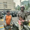 Terpisah dari Pengasuh, Bocah Perempuan Ditemukan Sendirian di Dekat Pos Lantas TMP Taruna
