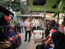Kapolres Metro Tangerang Kota Sambangi Kawasan Slum Area Cimone Jaya, Bagikan Sembako dan Ajak Warga Jaga Kamtibmas