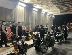 Brimob Metro Jaya Amankan Konvoi Pemuda Tanpa Surat Kendaraan di Cipayung