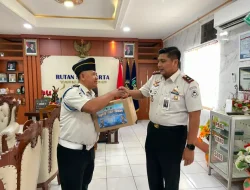 Karutan Surakarta Serahkan Insentif Malam Sebagai Dukungan Bagi Petugas Regu Pengamanan
