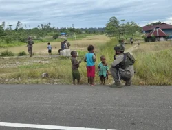 Langkah Kecil, Rasa Aman Yang Besar: Patroli Humanis Satgas Ops Damai Cartenz Hangatkan Kenyam