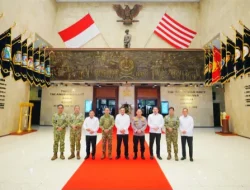 Kapolri Bersama Menko Polkam dan Pimpinan Lembaga Negara Perkuat Kebersamaan di Mabes TNI AL