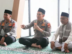 Jumat Curhat di Masjid Al-Fattah, Polisi Ajak Orang Tua Awasi Anak