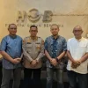 Satgas Kepolisian Operasi Damai Cartenz Terima Bantuan 2.000 Pasang Sandal dari Tiga Perusahaan untuk Masyarakat Papua
