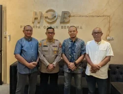 Satgas Kepolisian Operasi Damai Cartenz Terima Bantuan 2.000 Pasang Sandal dari Tiga Perusahaan untuk Masyarakat Papua